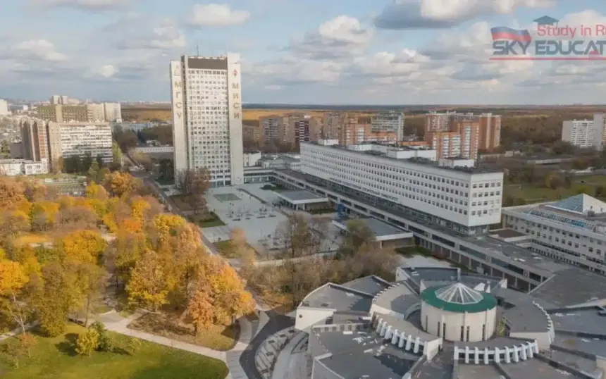 Moskova Devlet İnşaat Üniversitesi kampüsü havadan görünüm
