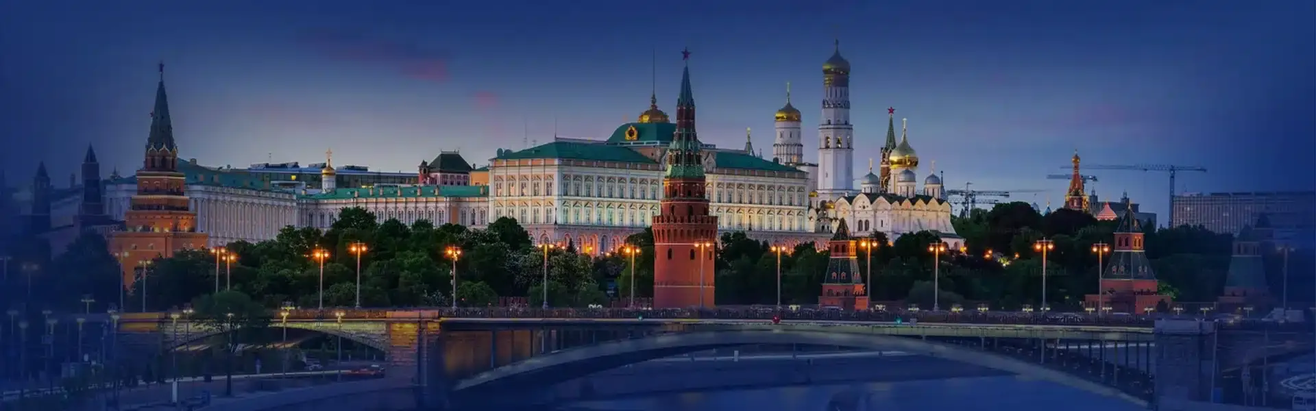 Moskova Kremlin ve Moskova Nehri akşam saatlerinde